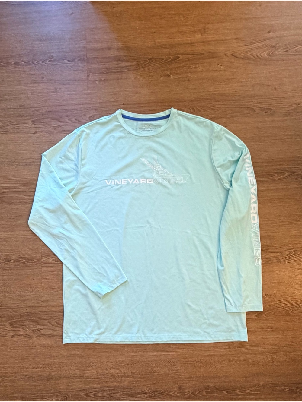 Vineyard Vines Men’s Long-Sleeve Tee in Light Aqua